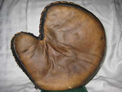 Spalding 1X Trade League Catchers Mitt Front
